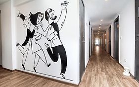 Super Townhouse Prakash Continental Near Netaji Subhash Place Metro Station